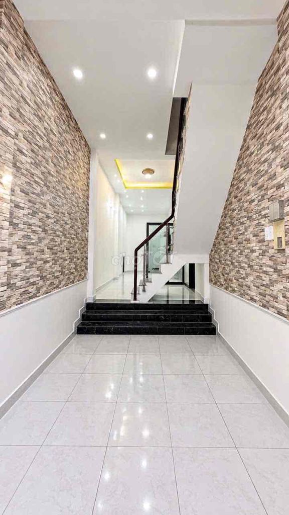 New House 4 M near 1 Cách Mạng Tháng 8 District 3 36 M2 3rd floor bedroom 12 million