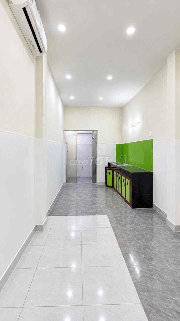 New House 4 M near 1 Cách Mạng Tháng 8 District 3 36 M2 3rd floor bedroom 12 million