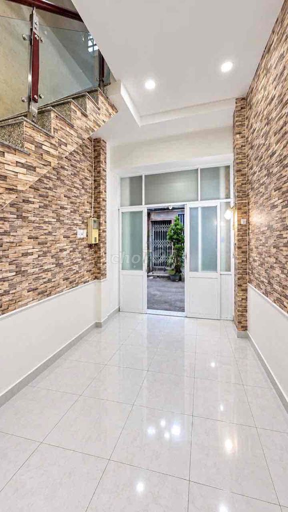 New House 4 M near 1 Cách Mạng Tháng 8 District 3 36 M2 3rd floor bedroom 12 million