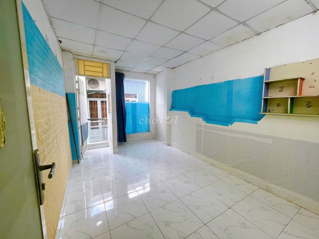 Rent a street-- good price, big alley-- Stay and Business-- District 8