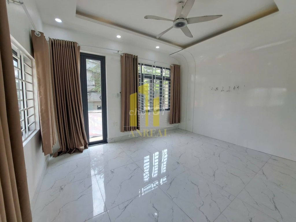 The Villa is 100 feet below the cost of 30 million.