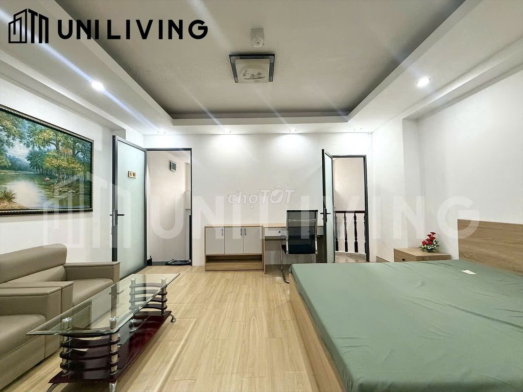 Ung Văn Khiêm has a nice room - you look like you want to move in now.