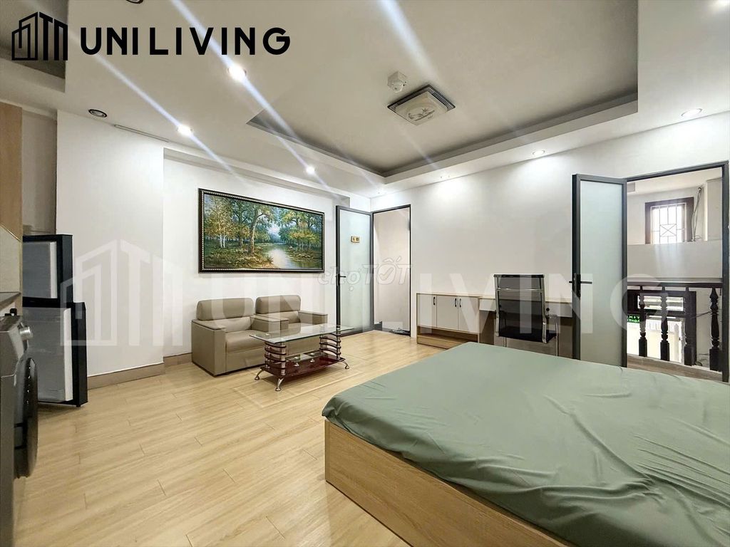 Ung Văn Khiêm has a nice room - you look like you want to move in now.