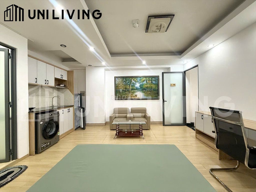 Ung Văn Khiêm has a nice room - you look like you want to move in now.