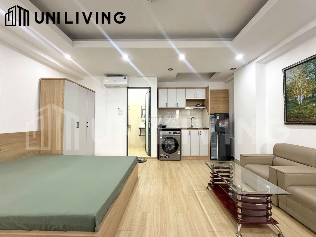 Ung Văn Khiêm has a nice room - you look like you want to move in now.
