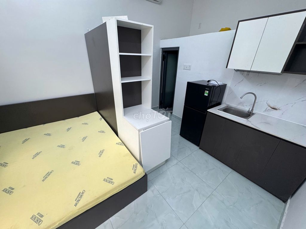Rent a full interior at the base of a Y-subvent.