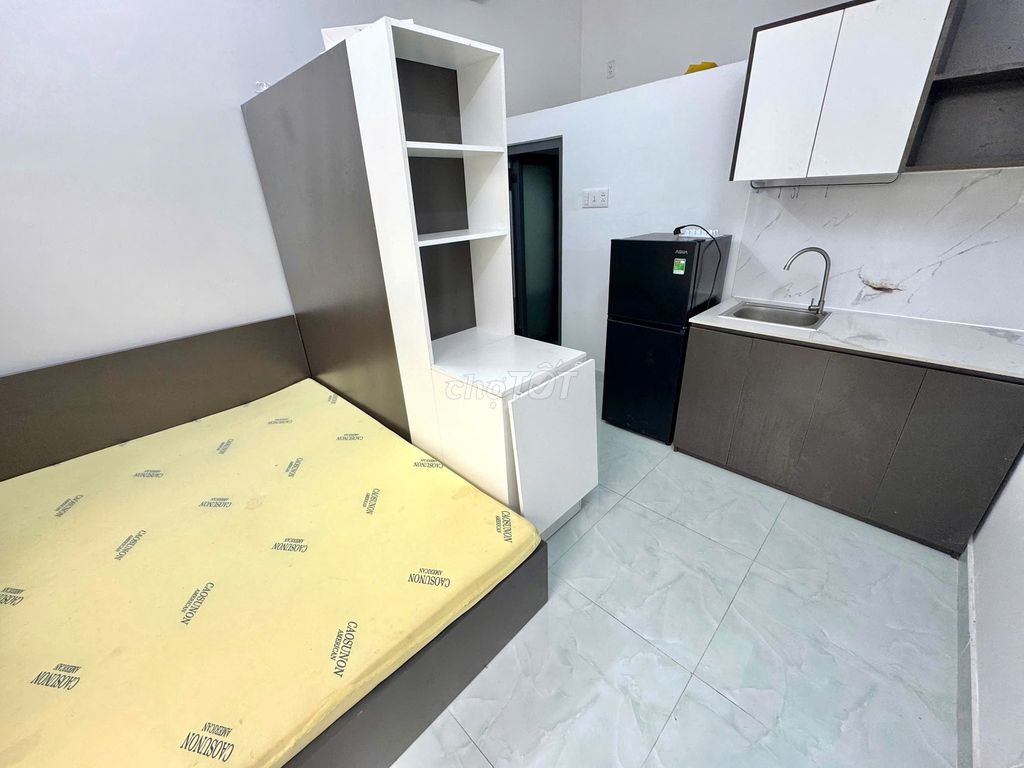 Rent a full interior at the base of a Y-subvent.