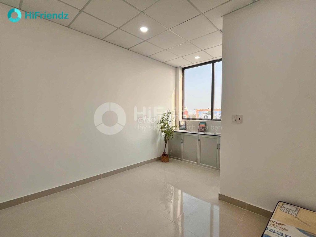 New window studio is in the center of 7 near Lotte mart