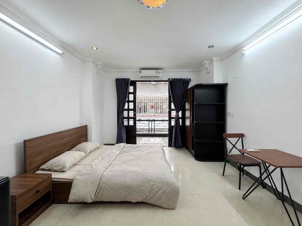 The new balcony studio -- Lý Thường Kiệt-Quen 11