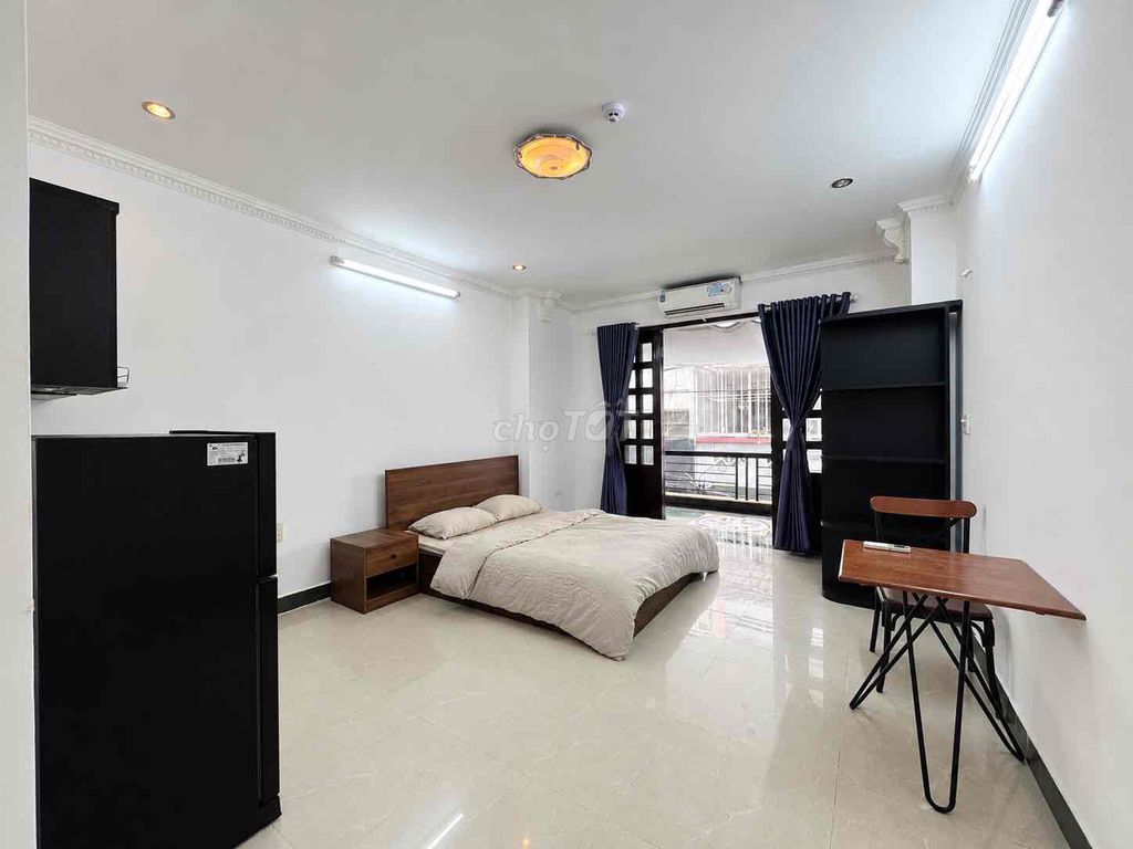 The new balcony studio -- Lý Thường Kiệt-Quen 11