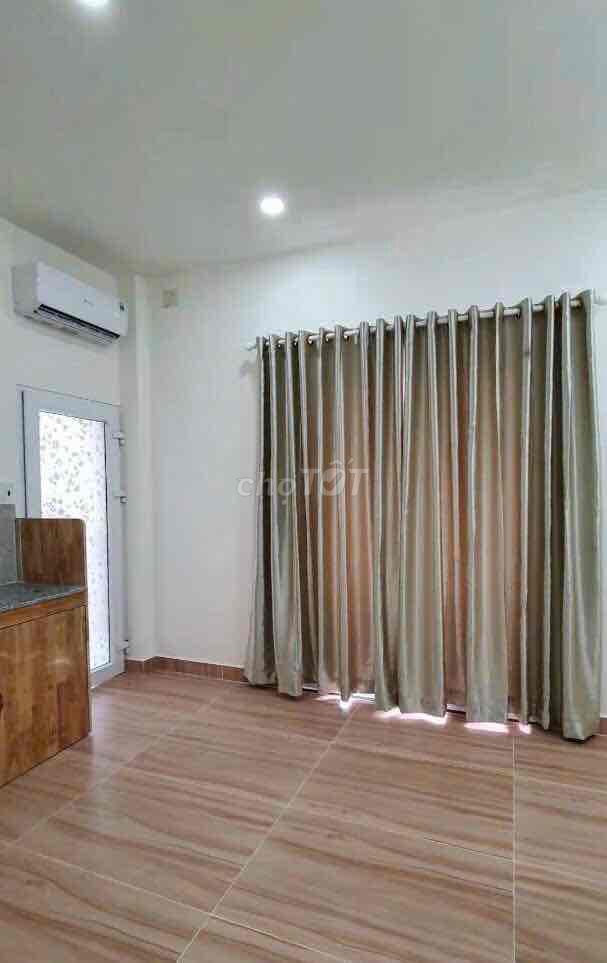 Ground 27mm, State of August, Nice Room.