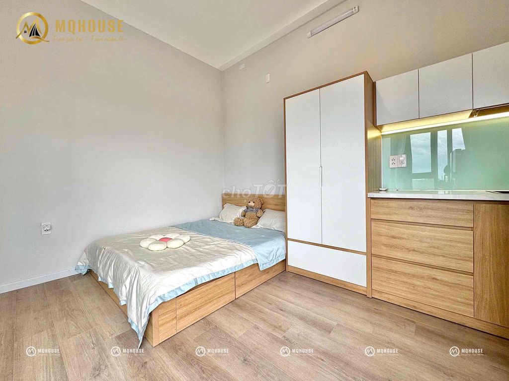 The low-priced hotel room is full of furniture, balconies, just built right at Tân Phú.