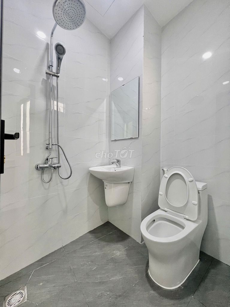 The new room is brand new near the new kcx in District 7