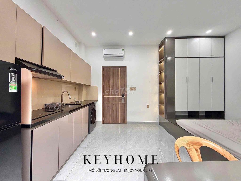 Rent a full-page Full-page service apartment right here at Mart Mart.