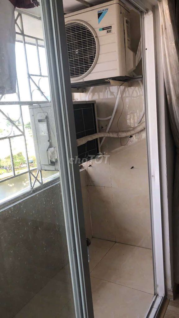 The 18th floor Vũ Huy Tấn-7-3 Bình Thạnh apartment is full of furniture.