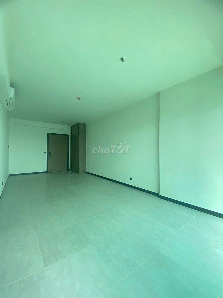 Rent two bedrooms, 86 meters, river view at Delasol for only 20 million a month.