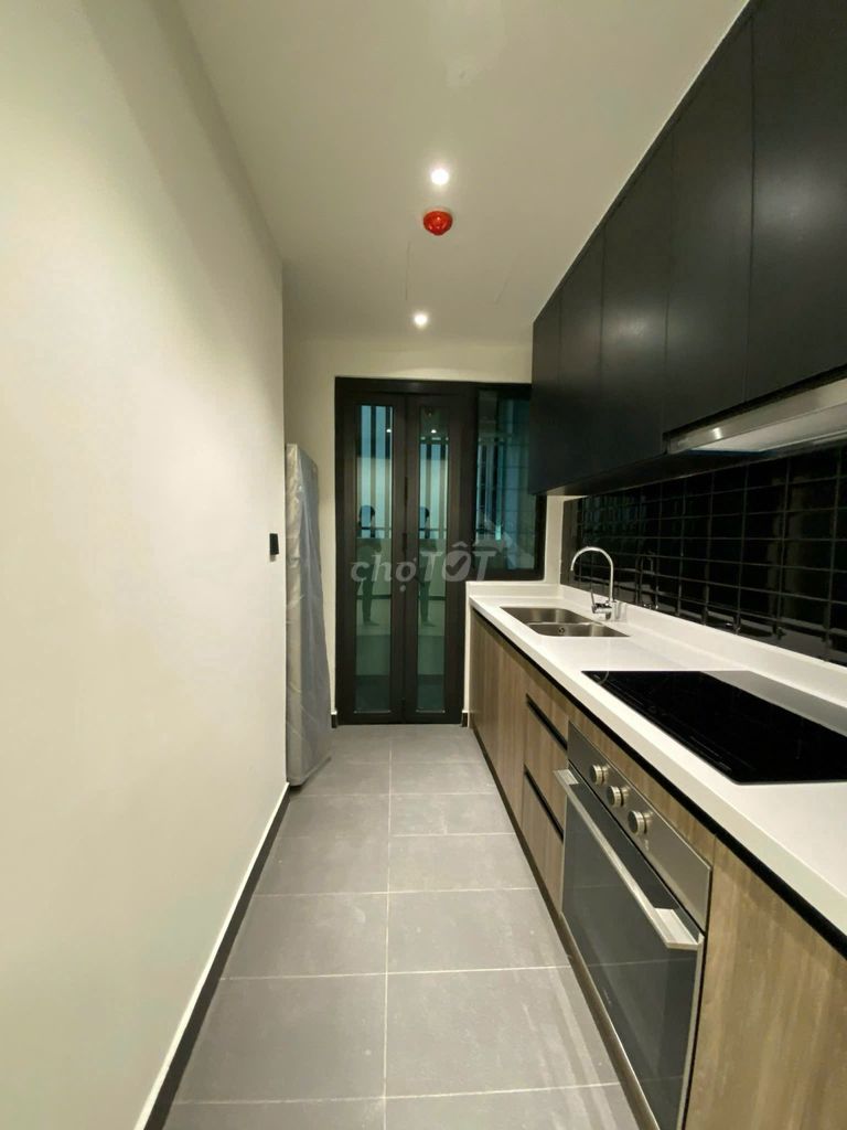 Rent two bedrooms, 86 meters, river view at Delasol for only 20 million a month.