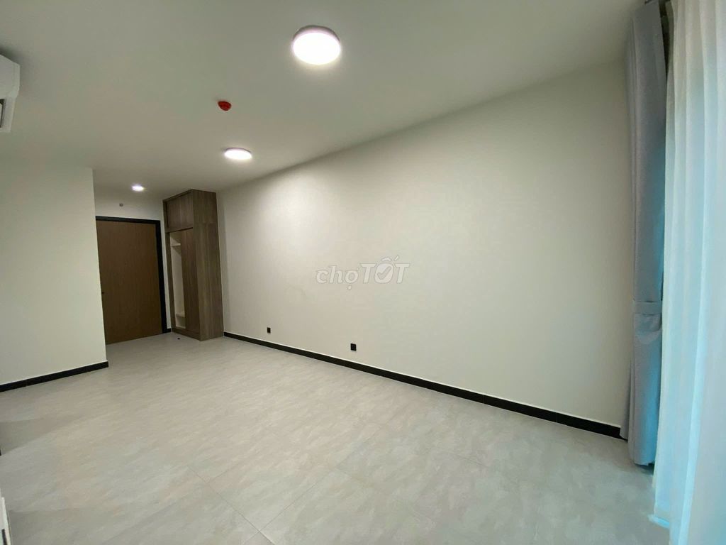 Rent two bedrooms, 86 meters, river view at Delasol for only 20 million a month.