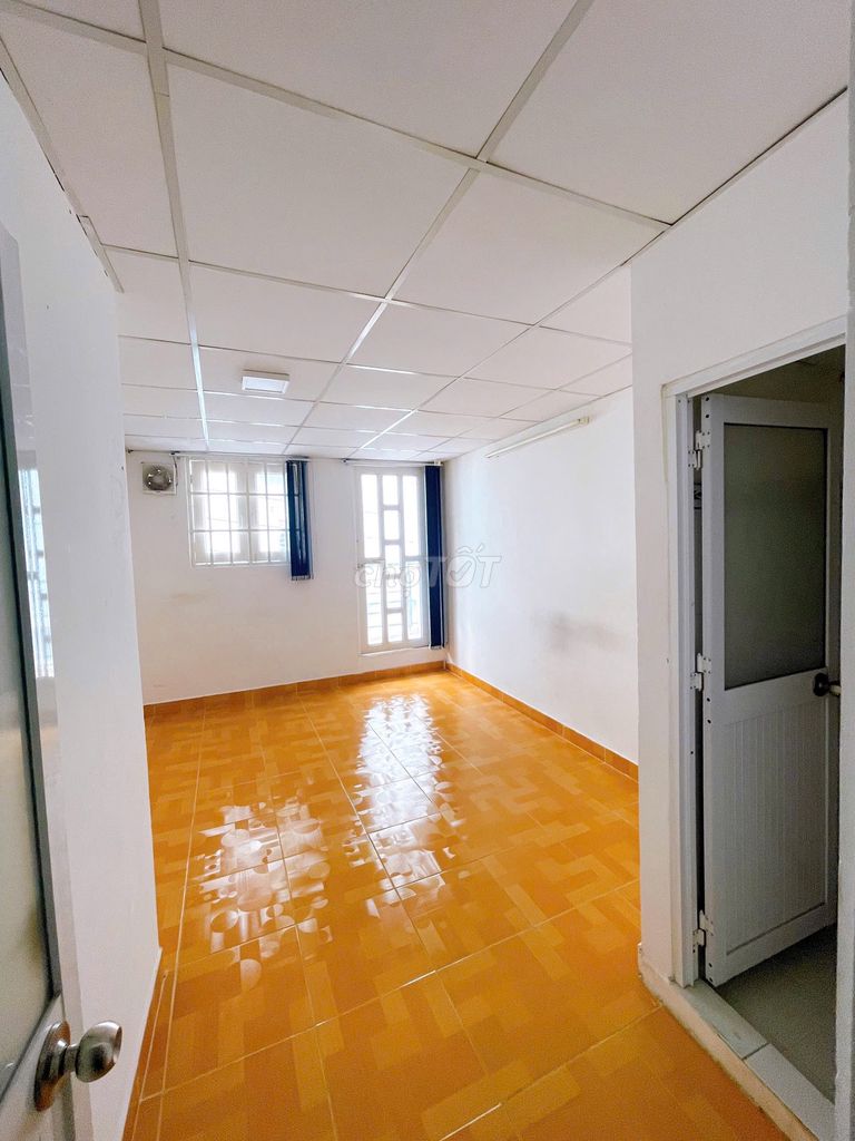 Rent room.