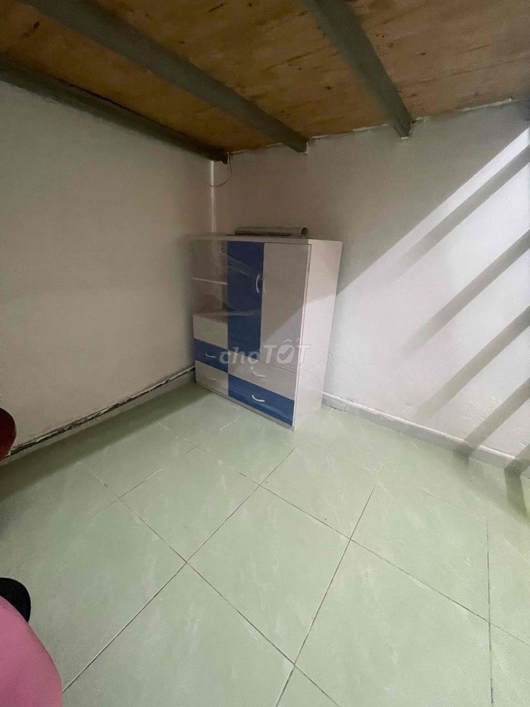 Full-Imple Full-Interior Room