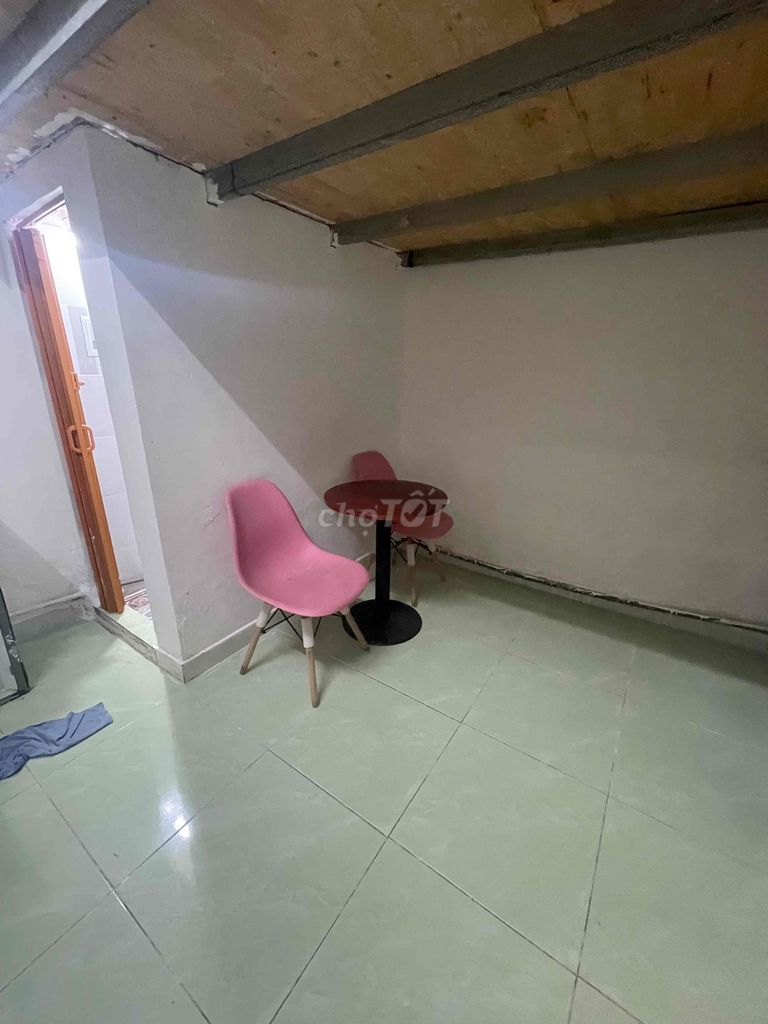 Full-Imple Full-Interior Room