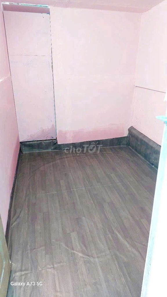 Rent the 3rd. Long 4th with a tolet fan mattress 1 million.