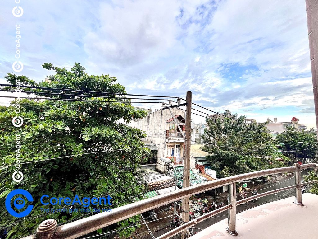 Open a balcony bedroom. One living room, please.