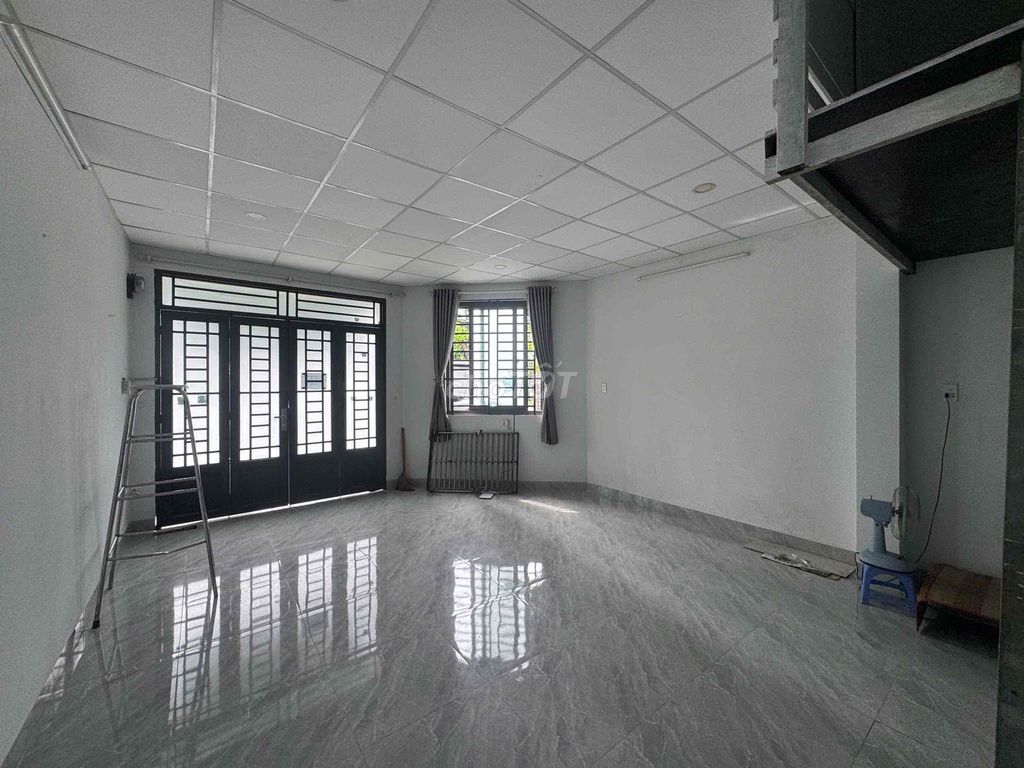 The owner rented the hotel room on the corner of the 3 major alley - Lê Đức Thọ, Gò Vấp