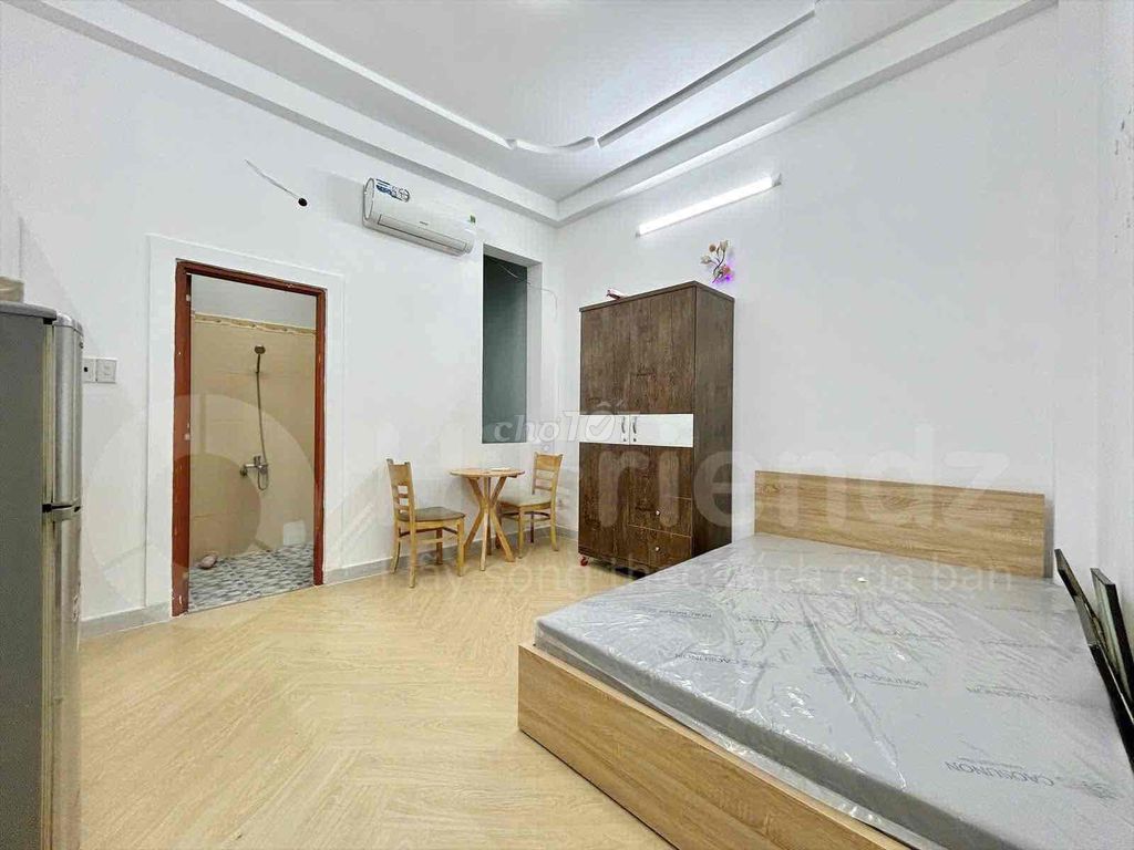 Low-priced hotel student interior airport