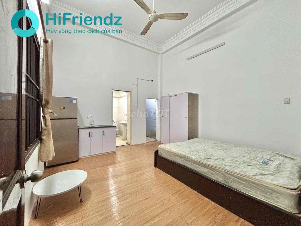 low-priced hotel room full interior of the airport suitable students