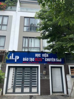 Renting a street near the capital. 5.5 X16 M 1 M. 3rd floor 70 million.