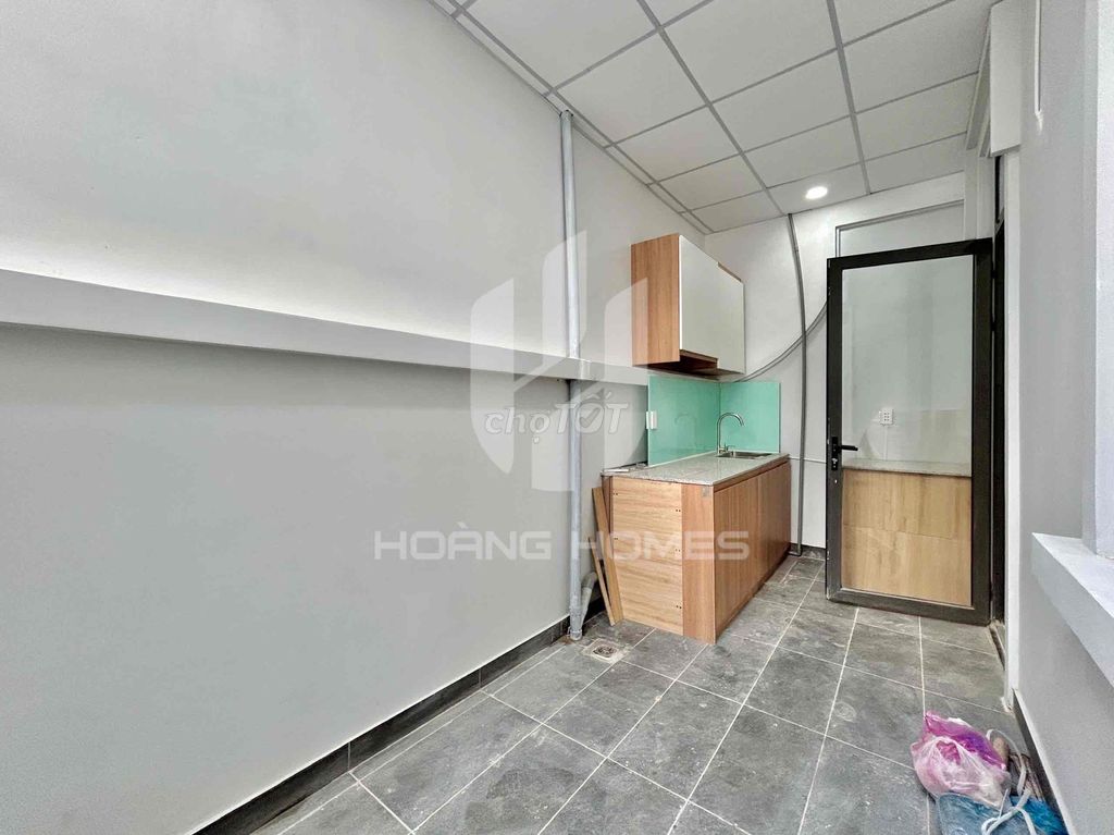 Rent room right away from lkeview City, P. District 2 square.
