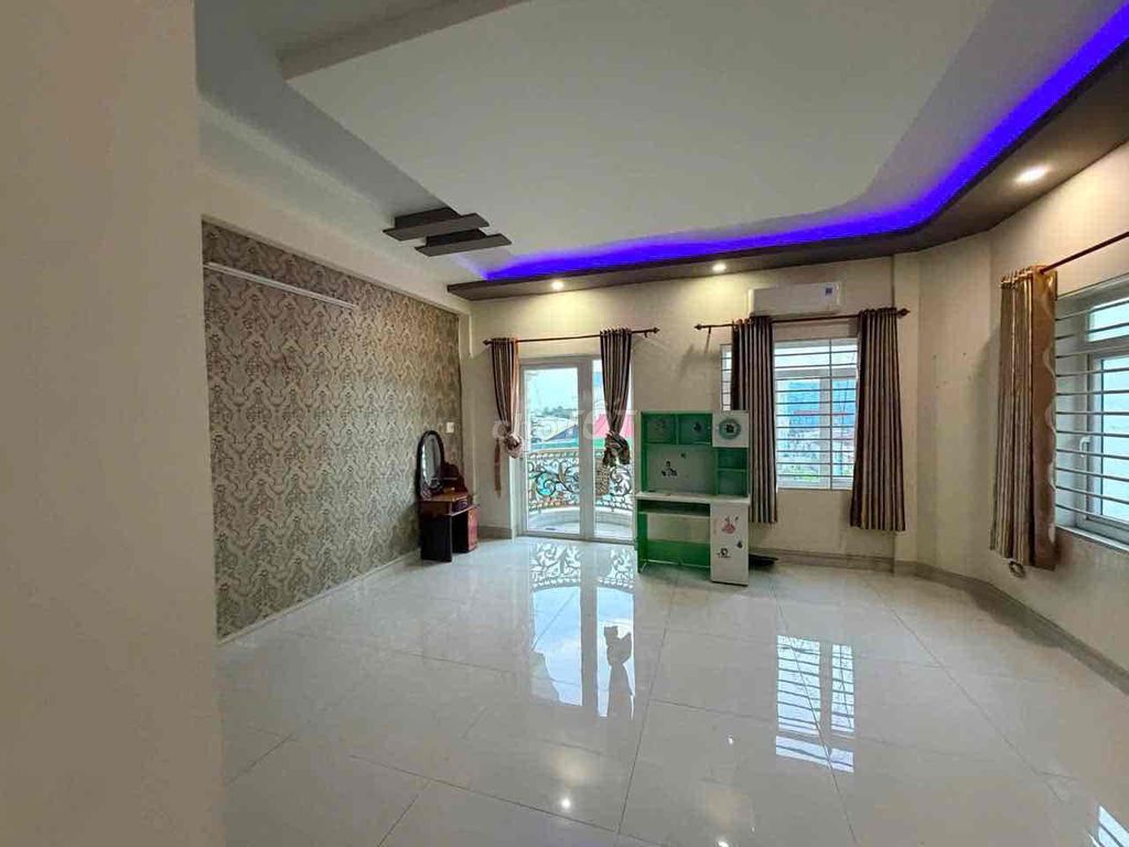 Two-thirty Phạm Văn Chiêu house. Six-foot-five-two-million bedrooms.
