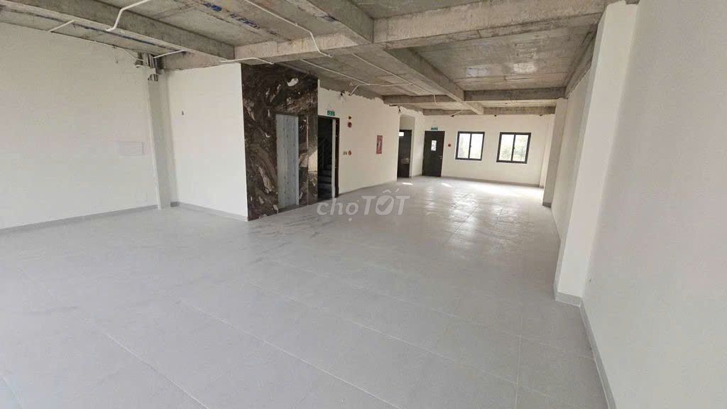 Rent a building. 1 nguyễn thanh sơn Thủ Đức vault 4 stairs.