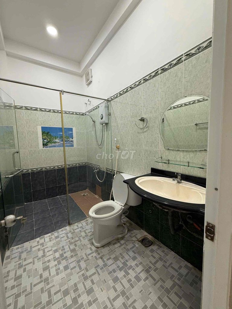 Two balcony bedrooms near the school of literature.