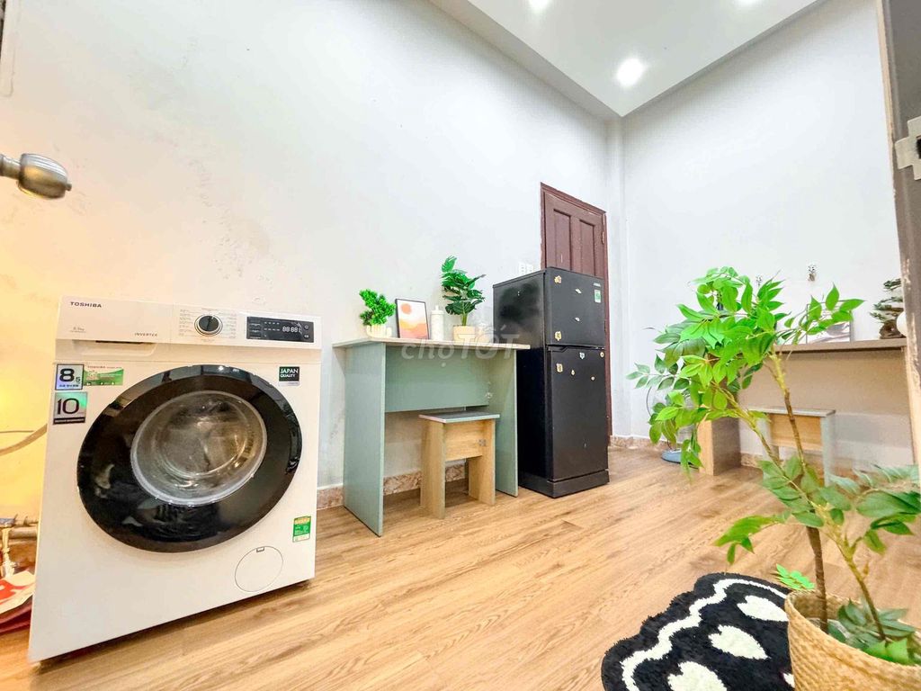 Two bedrooms, one bathroom in Li, free of Car Three.