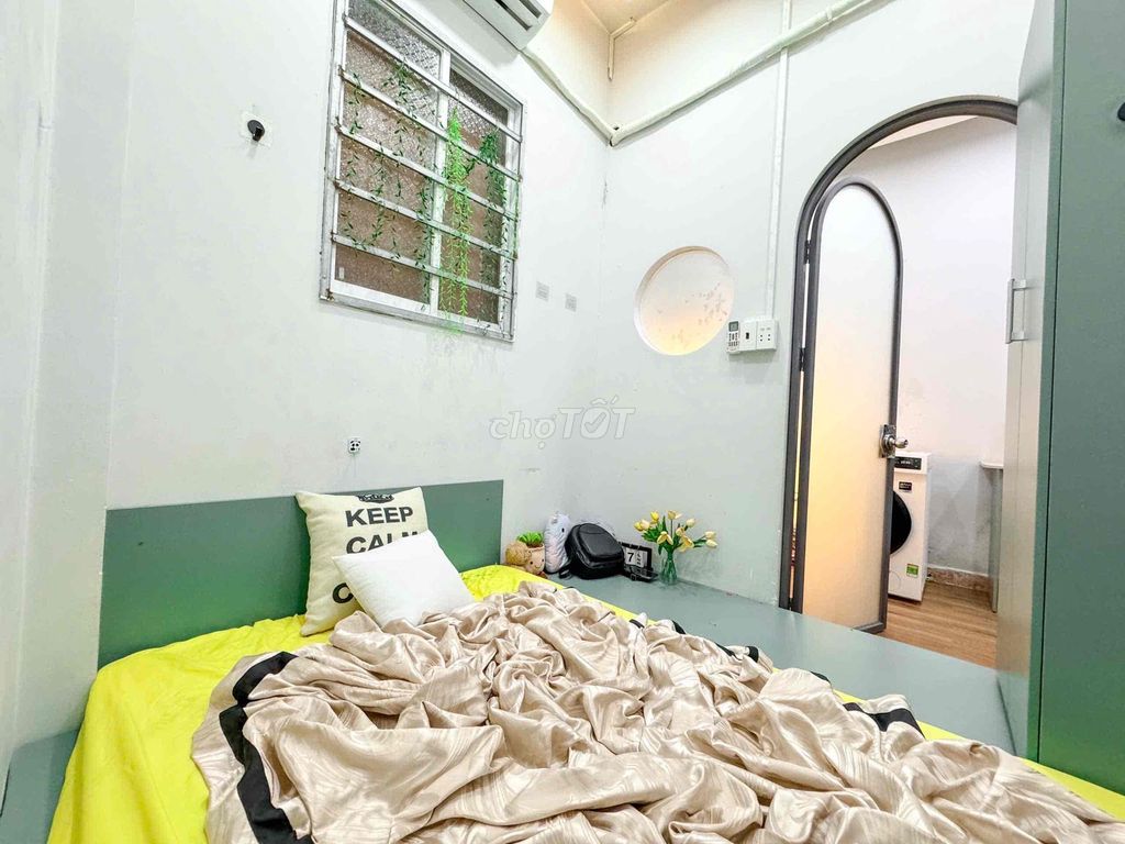 Two bedrooms, one bathroom in Li, free of Car Three.