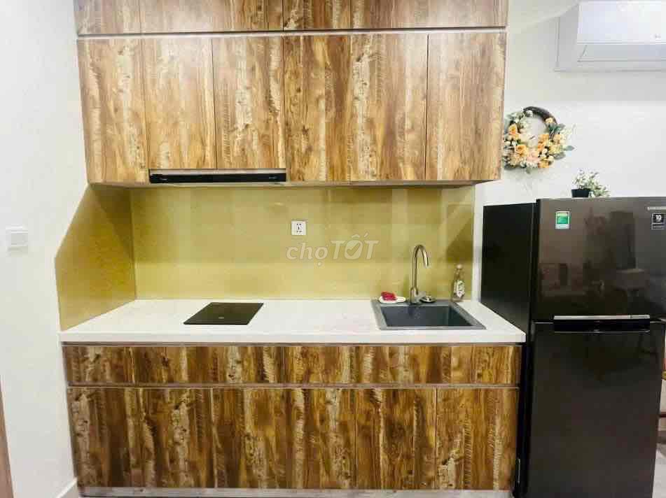 Rent studio full of furniture 6.5 million a month.