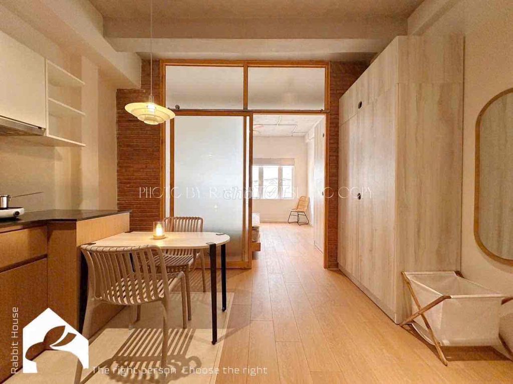 The apartment rents the kitchen 40 meters full of furniture near Phú Nhuận.