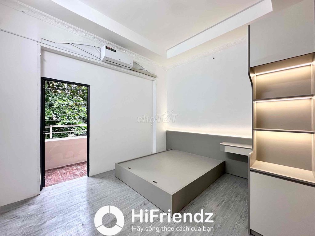 Rent a one-steal apartment, please.