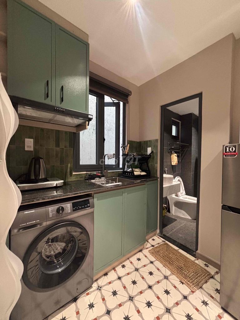The new super-beautiful apartment has a short-term reception.