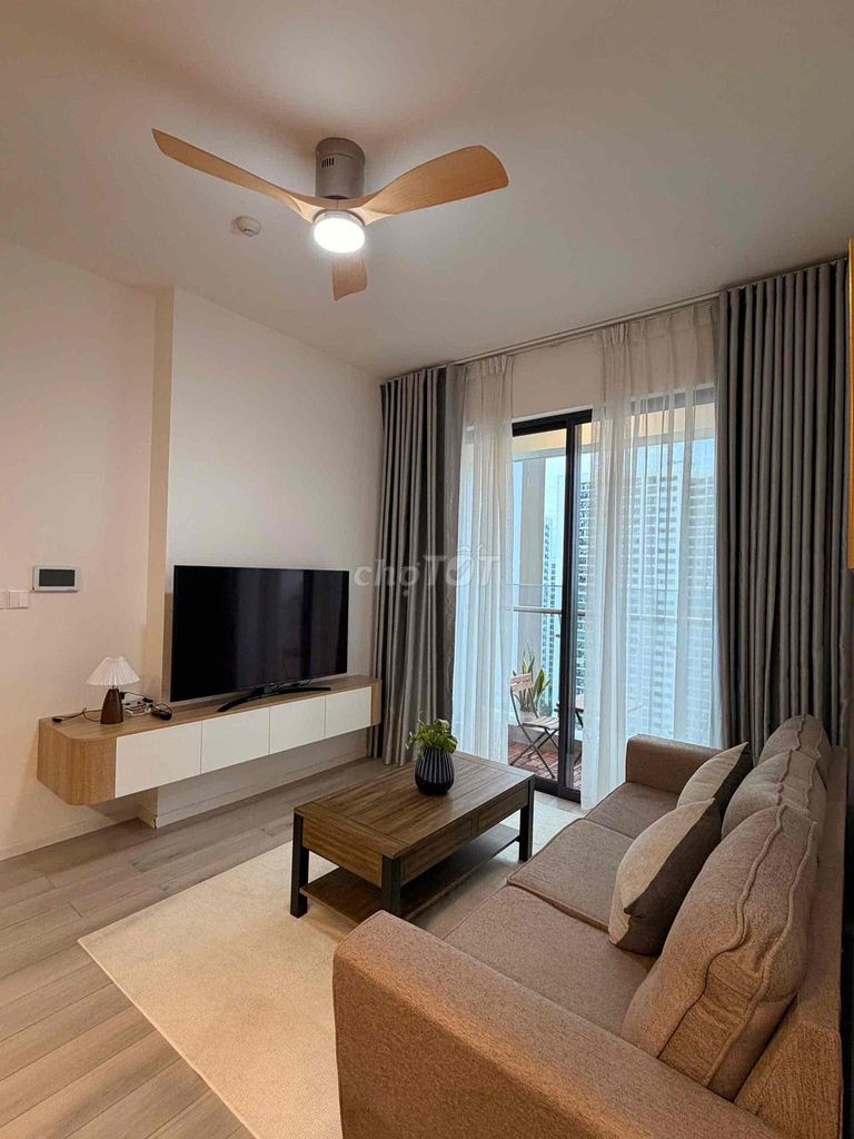 Rent a two-room Masteri Centre Point vhgp Full high-end interior