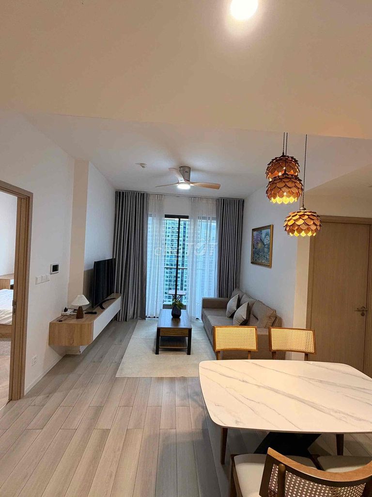 Rent a two-room Masteri Centre Point vhgp Full high-end interior