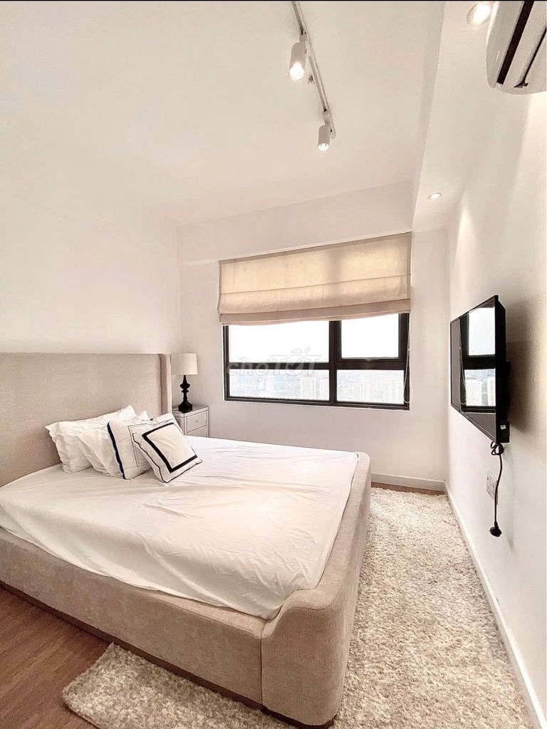 The top three bedroom 8 plus Trường Chinh costs 1.5 million a month.