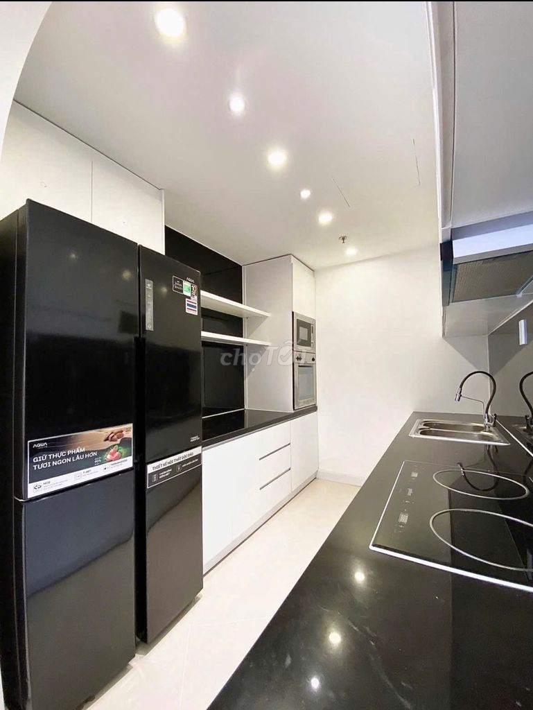 The top three bedroom 8 plus Trường Chinh costs 1.5 million a month.