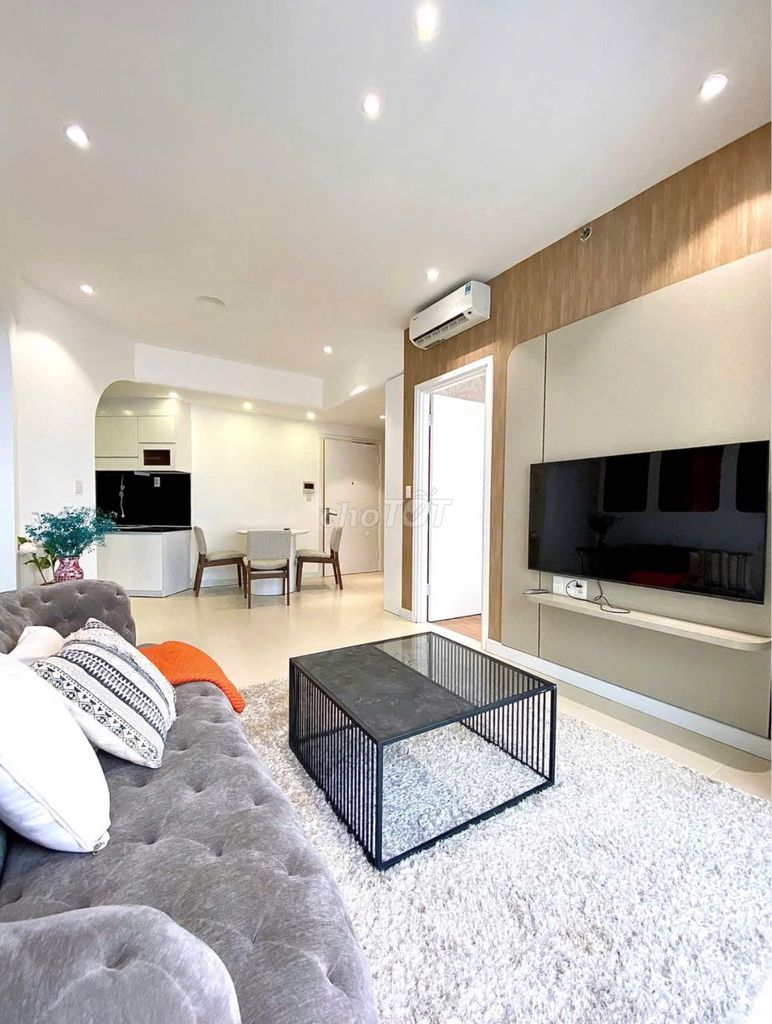 The top three bedroom 8 plus Trường Chinh costs 1.5 million a month.