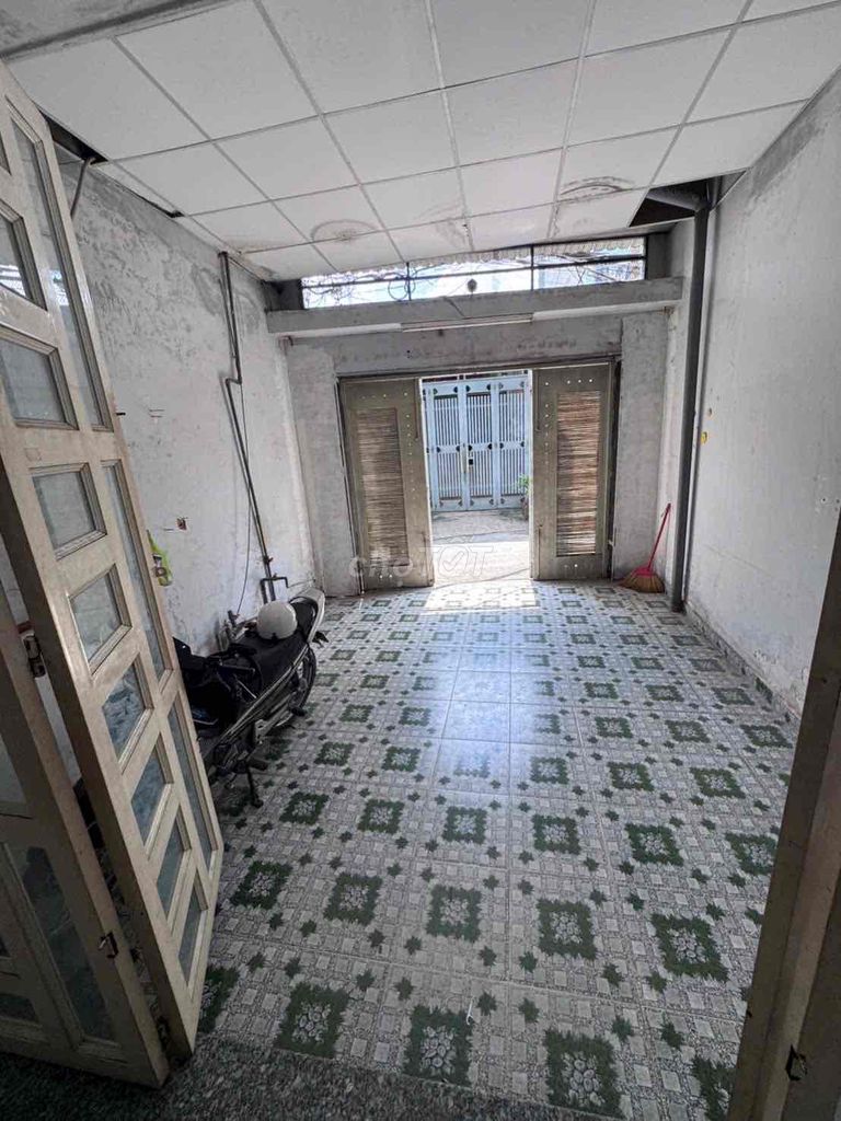 We're renting an 80-year-old motorway building.