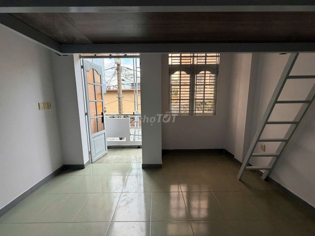 The Gò Vấp hotel is cheap.