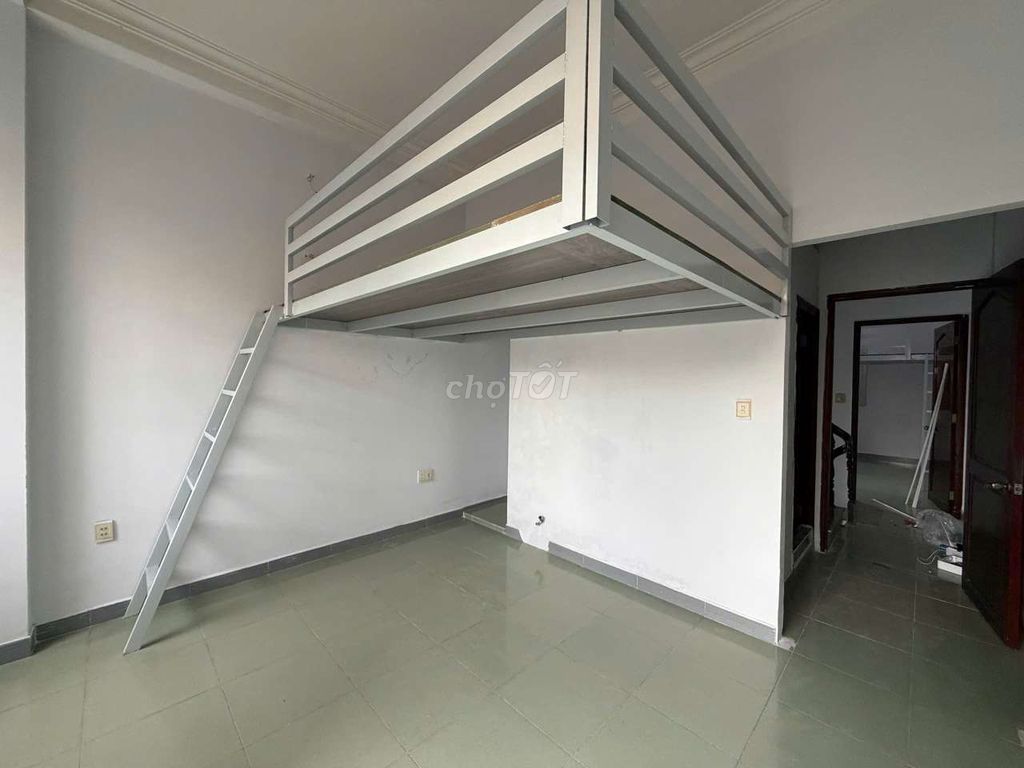 The Gò Vấp hotel is cheap.