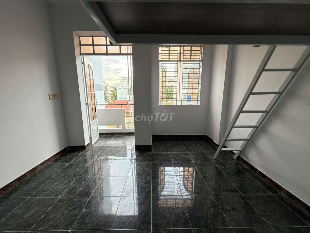The Gò Vấp hotel is cheap.